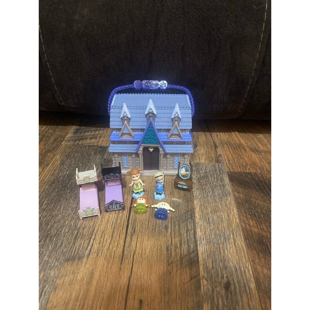Disney animators collection Arendelle with‎ figures